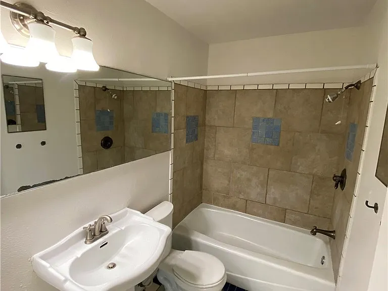 18746 Rock Springs Rd — Photo 15