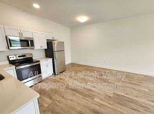 1 N Broadway #303, Wind Gap, PA 18091