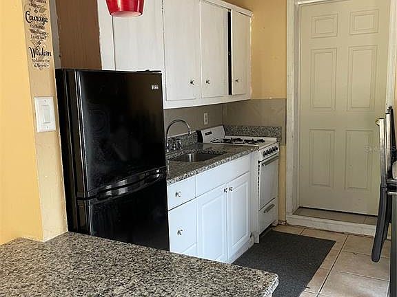 5th image of 1757 Creek Ln APT A