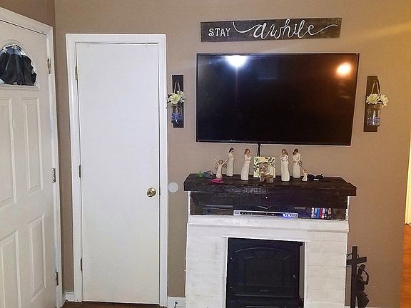 3rd image of 2515 Elizabeth Dr
