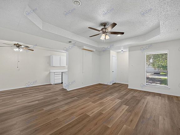 3rd image of 6706 S Creek Dr