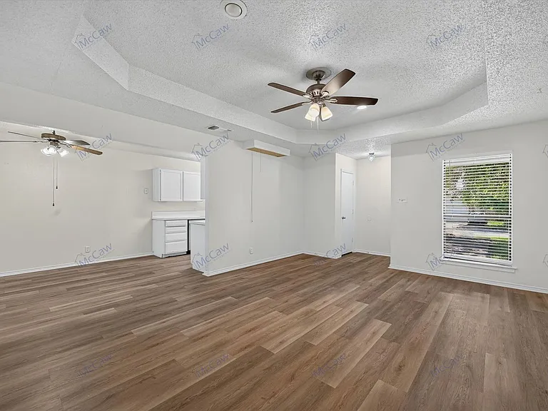 6706 S Creek Dr — Photo 3