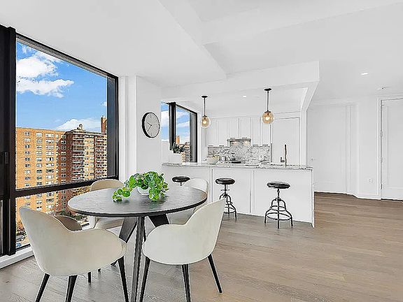 3rd image of 107-06 Queens Blvd #8A