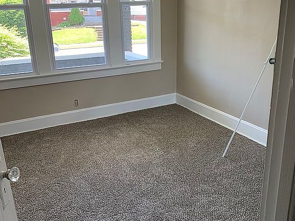 2nd image of 632 Reis Ave