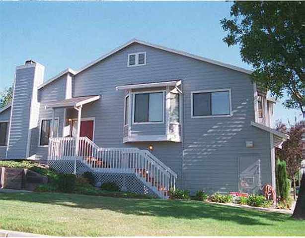 1st image of 546 S Bustos Pl