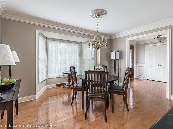 5th image of 43W741 Willow Creek Ct