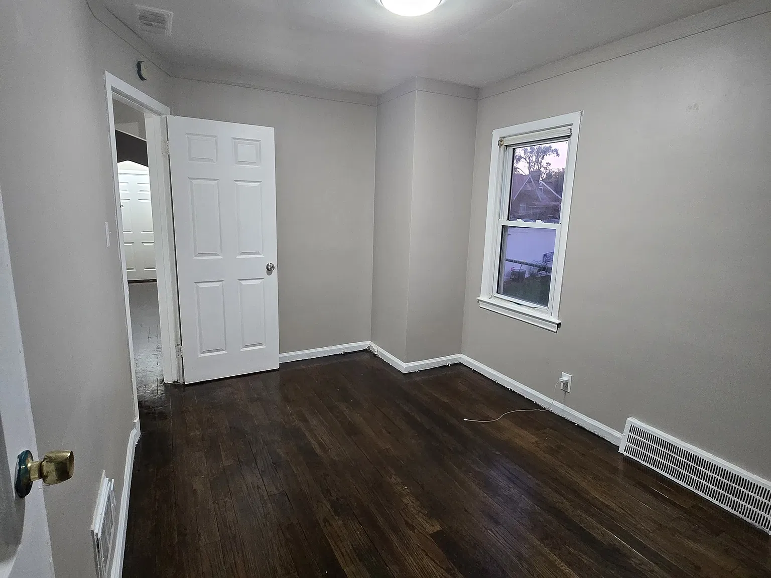 3 bed, 1012 sqft, $1,300 — Photo 3