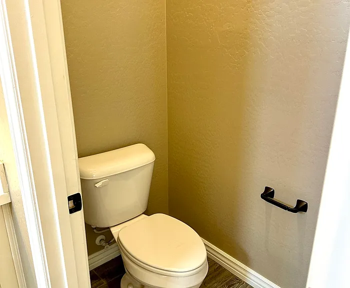 2930 E Sunland Ave — Photo 21