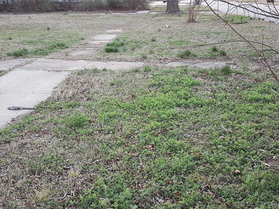 2nd image of 411 N 4th St