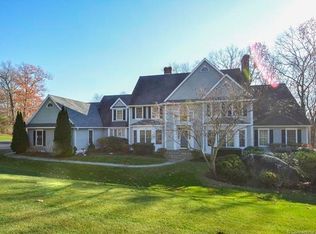 77 Deer Run, Avon, CT 06001