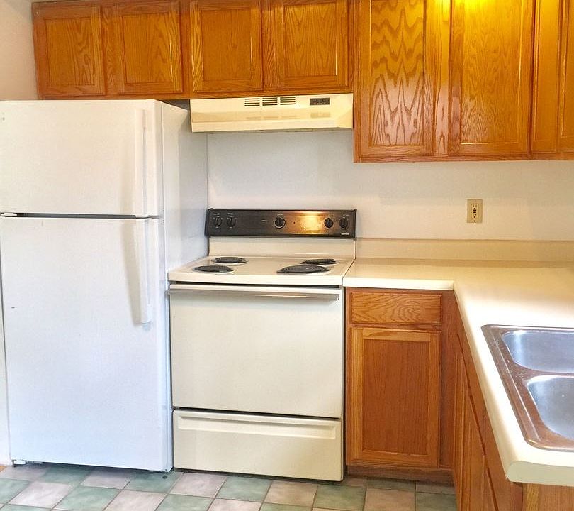 1st image of 120 Ballard St
