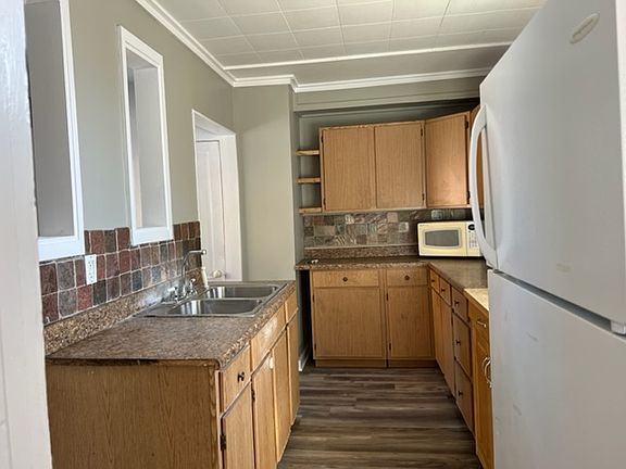 2nd image of 23 Lincoln Ave #2