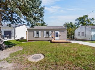 2705 E 16th St, Des Moines, IA 50316