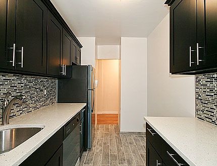 3rd image of 2720 30th Ave