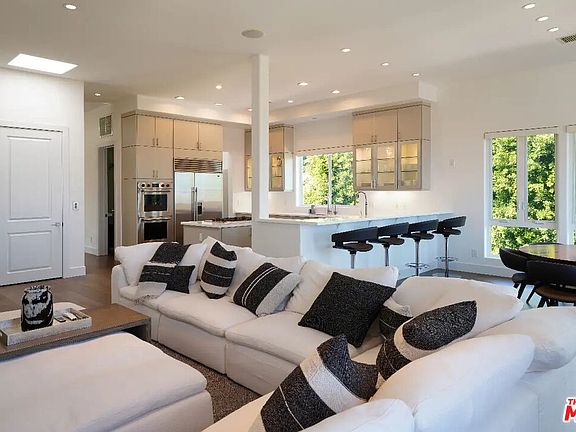 2nd image of 23935 De Ville Way