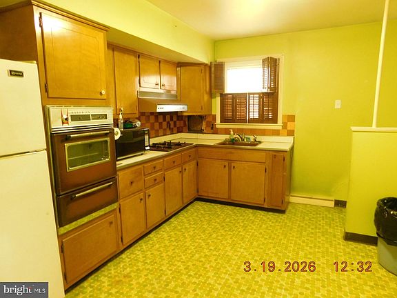 4th image of 212 Wardel Rd