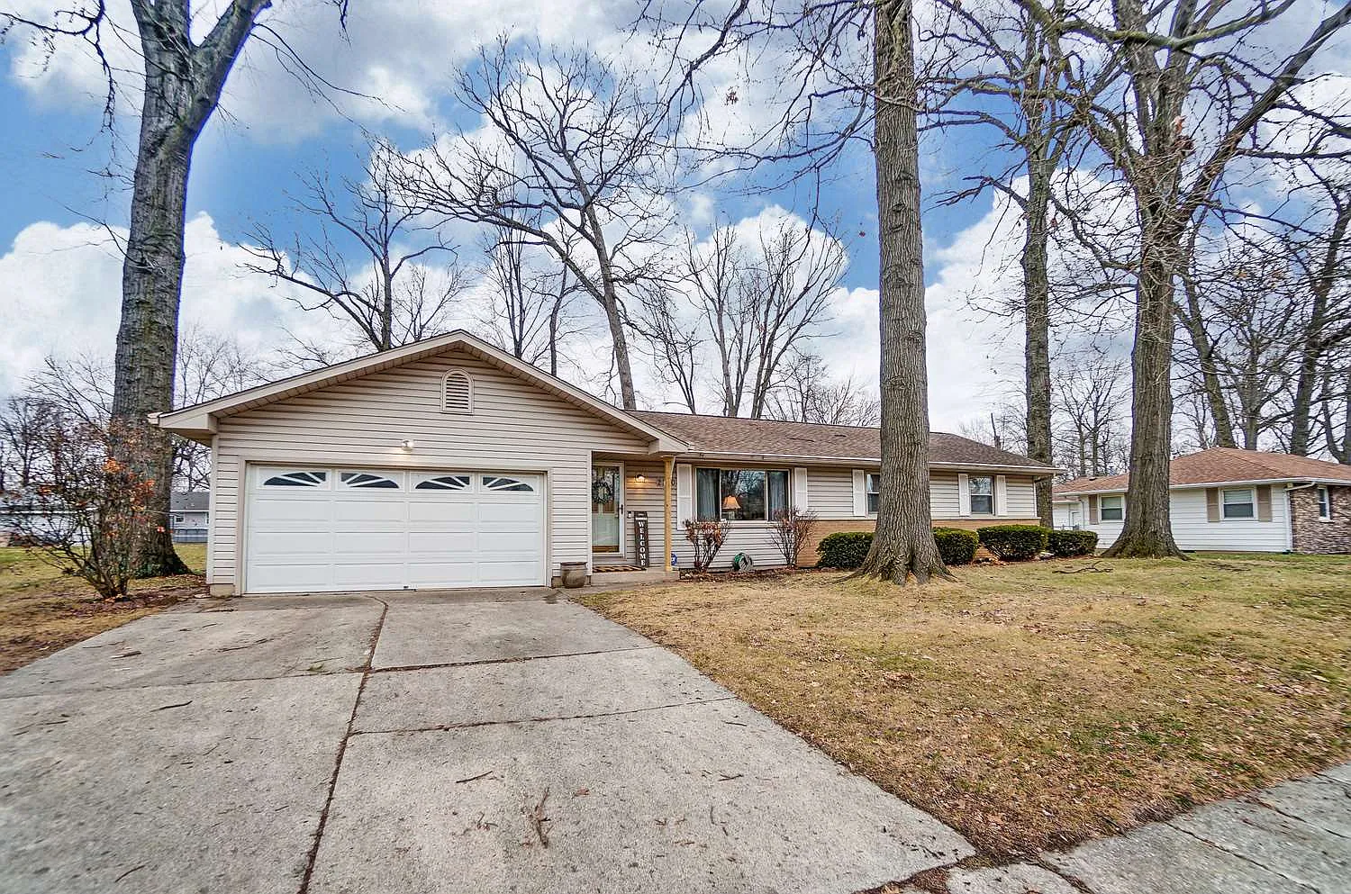 2220 Lima Ln photo 1