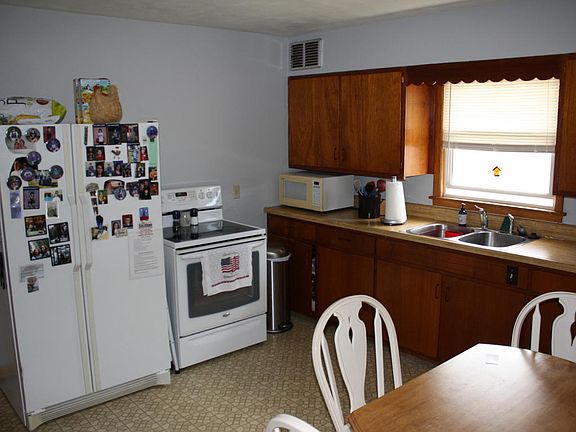 2nd image of 1106 Lincoln Blvd