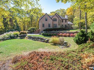 7 Stonehedge Dr, Stockholm, NJ 07460