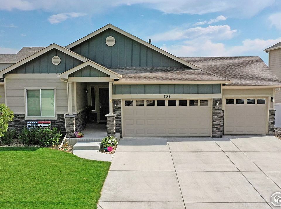 1st image of 858 Shirttail Peak Dr