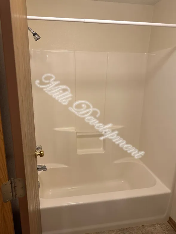 2 bed, 896 sqft, $1,040 — Photo 4