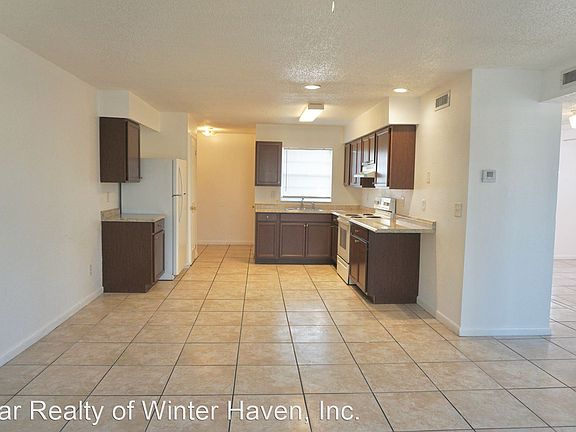 2nd image of 2538 Elm Ave