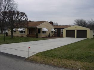 310 Mahony Ave, Ellwood City, PA 16117
