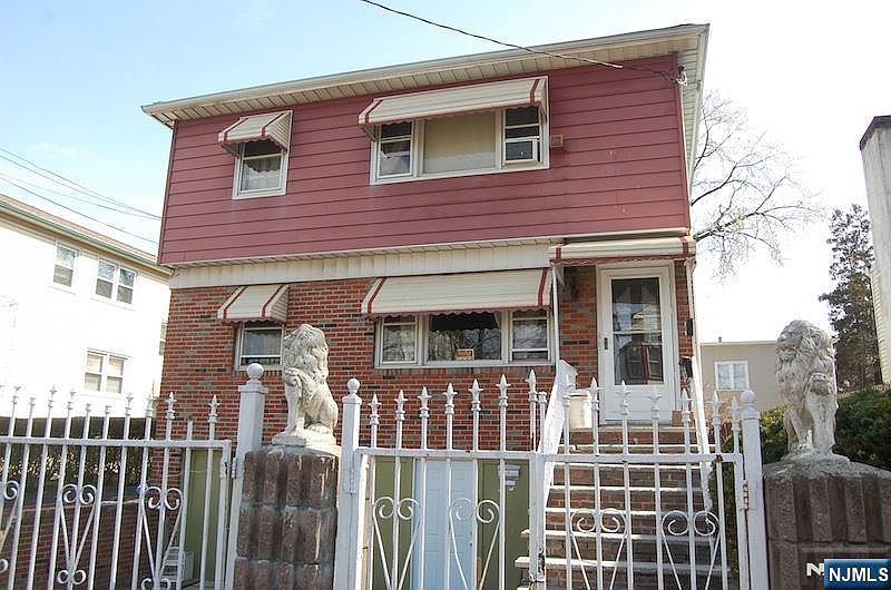 1st image of 380-382 S 20th St