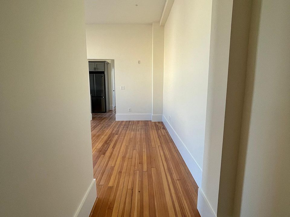 1st image of 301 Campbell Ave SW APT 21