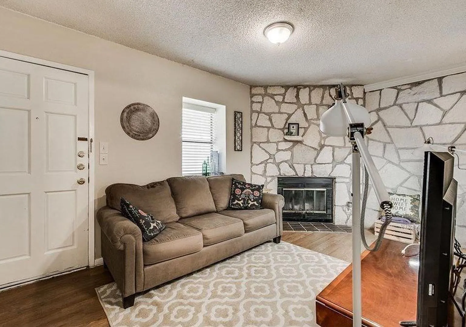 404 Franklin Blvd Unit B — Photo 4