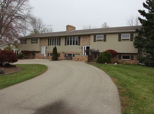 1734-1736 Maple Rd, Grafton, WI 53024