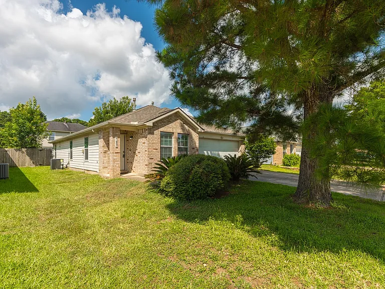21907 Willow Shade Ln — Photo 17
