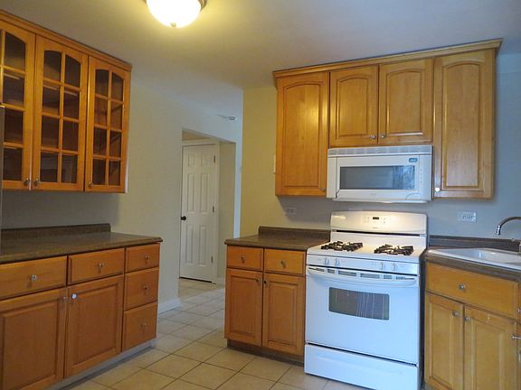 2nd image of 212 Collen Dr APT 219