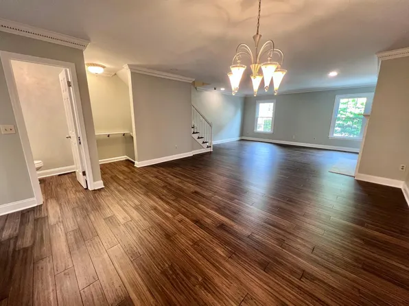 69 Kingswood Dr, Bethel, CT 06801