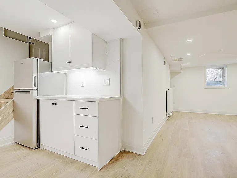 75 Kendal Ave #BASEMENT — Photo 9