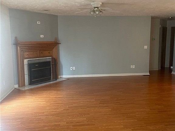 3rd image of 448 Forest Woods Dr