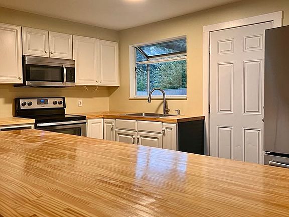 2nd image of 2574 Airline Way