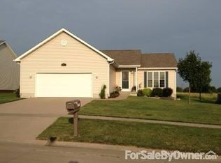 1712 Duncan Dr, Muscatine, IA 52761