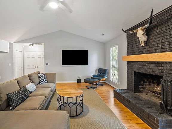 4th image of 4723 Cotillion Dr