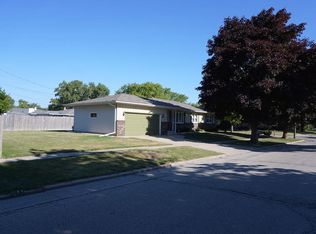 8406 27th Ave, Kenosha, WI 53143