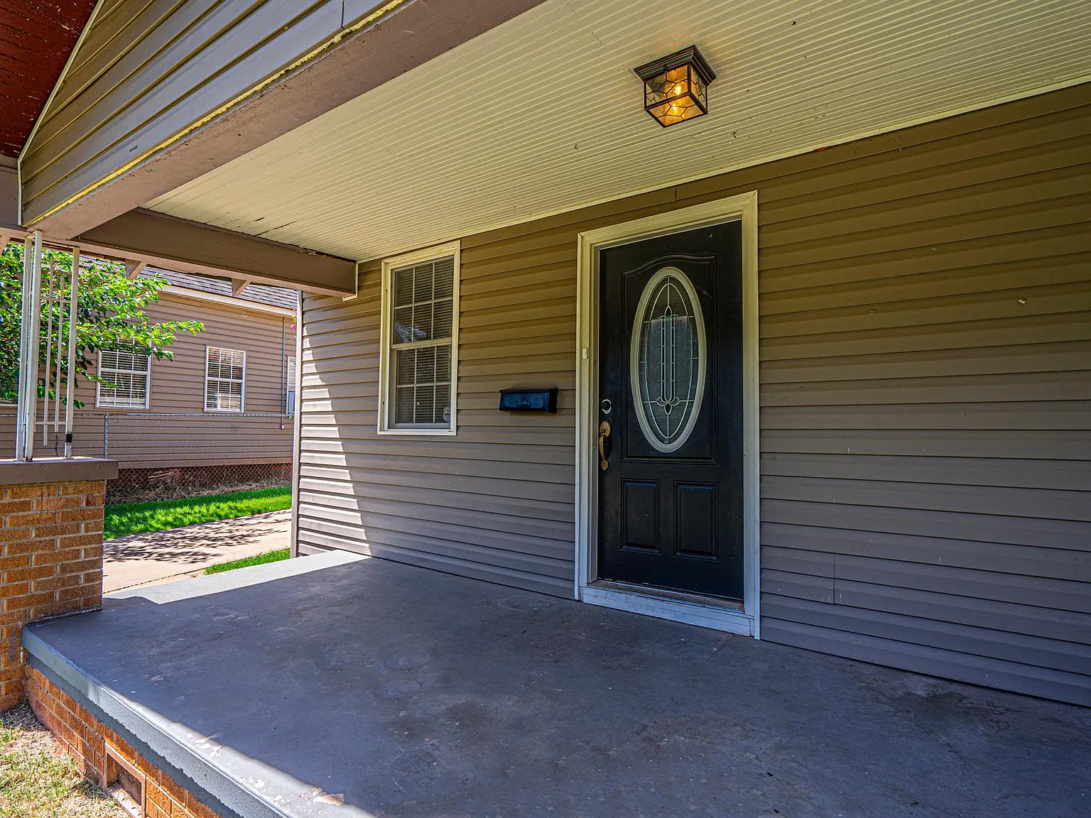 4 bed, 2050 sqft, $1,600 — Photo 4