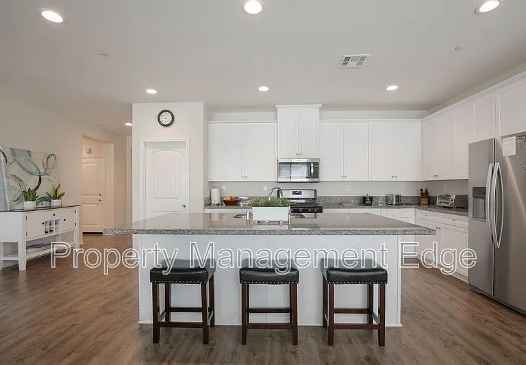 29513 Village Pkwy — Photo 11