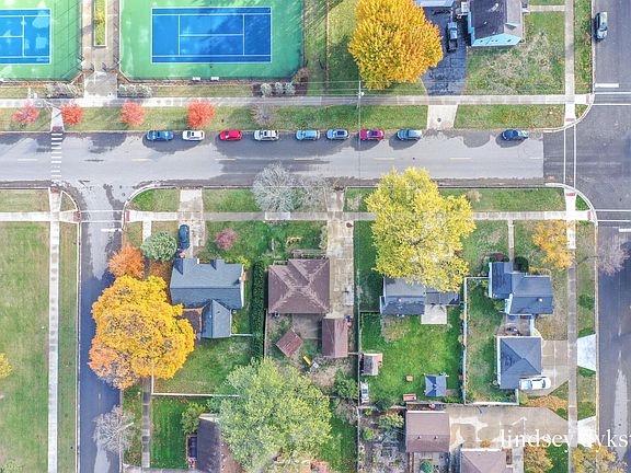 3rd image of 658 Van Raalte Ave