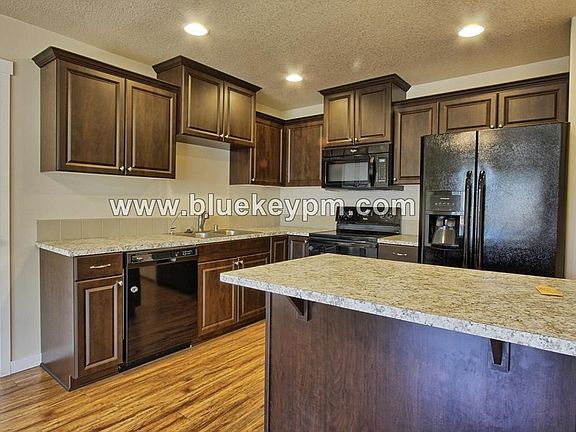 4th image of 7413 NE 56th St