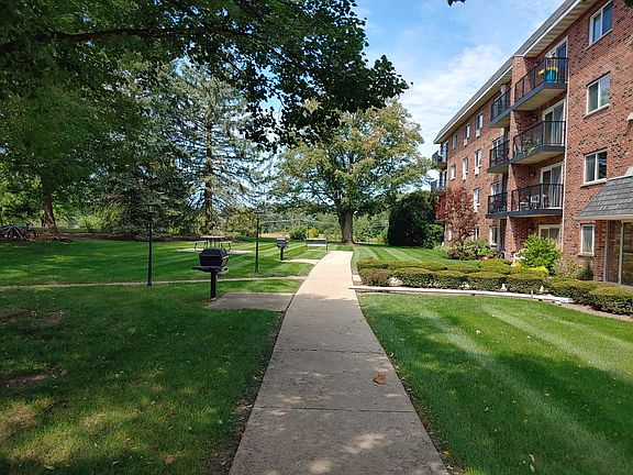 2nd image of 100 W Park Circle Dr APT 4C