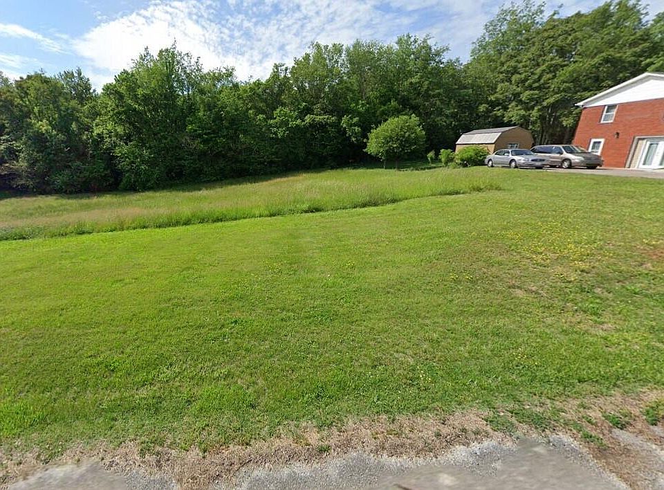 2nd image of 6162 Lavern Cir