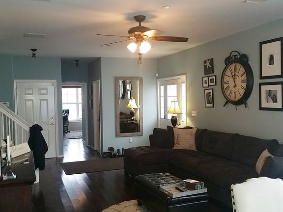 3rd image of 178 Saltaire Ln