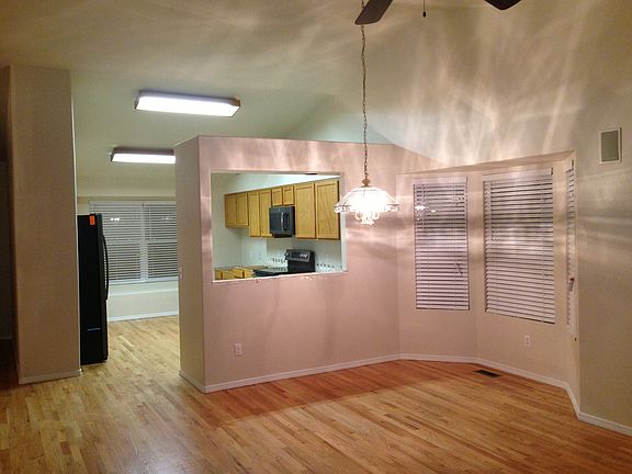 Dining area. All vaulted