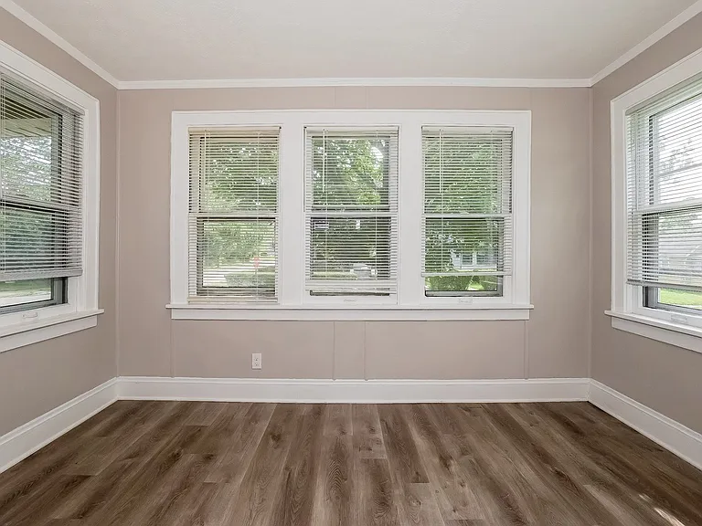 1274895_018_living_room_13022710.jpg