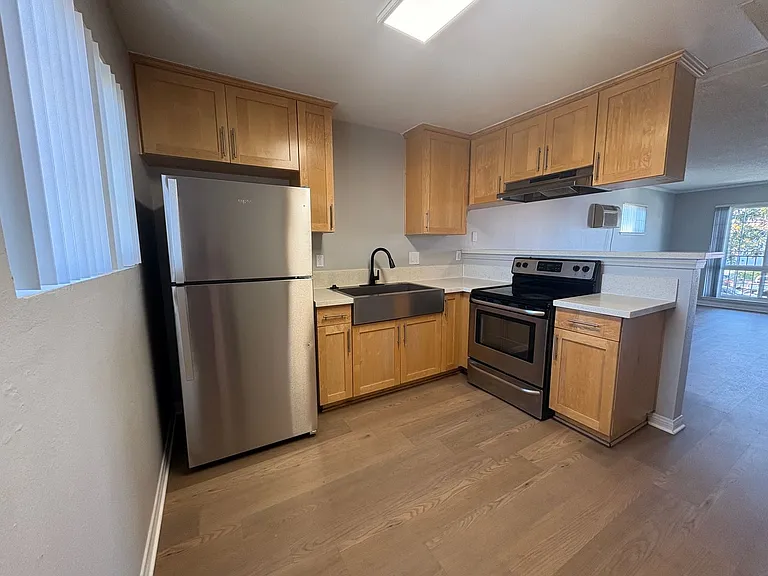 Villa Del Sol Apartments — Photo 73